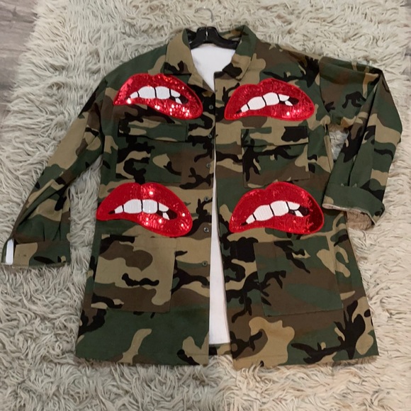 Jackets & Blazers - Cute Sequins Lips camouflage jacket